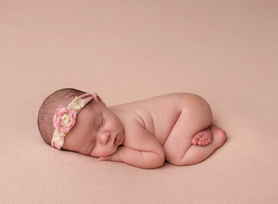 newborn photographer melbourne