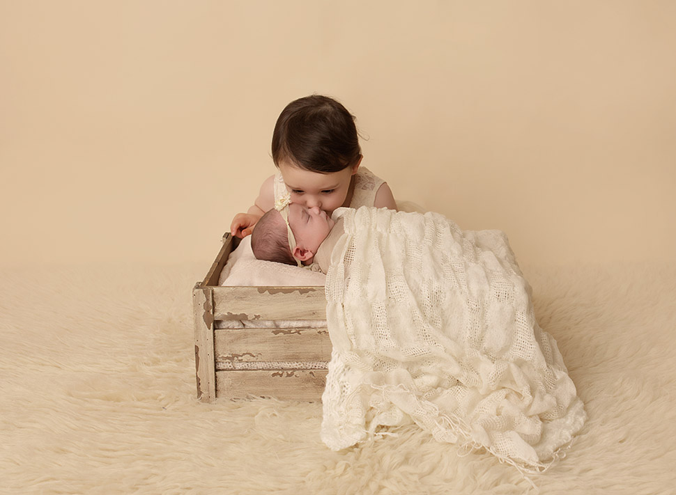 Sophia – Newborn & Sibling Photoshoot